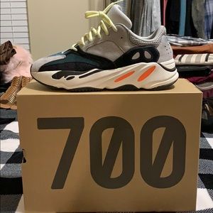Yeezy 700 Wave Runner Sz 9